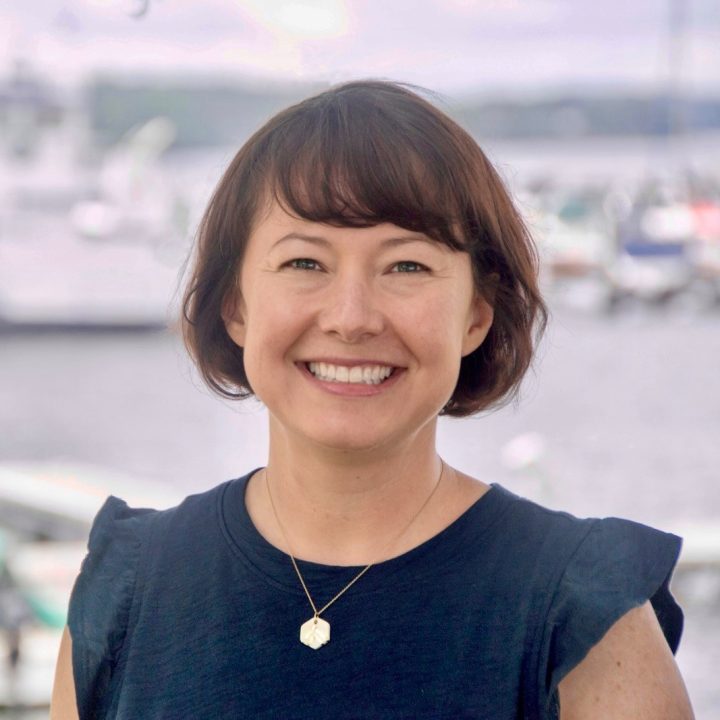 Beth Vanderputten Perlongo Headshot